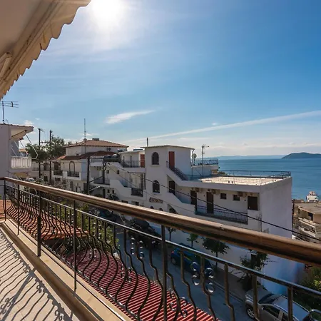 Hacienda Rowena * Neos Marmaras