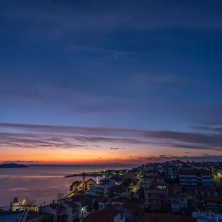 Hacienda Rowena * Neos Marmaras